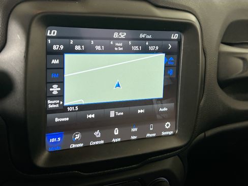 Used 2022 Jeep Renegade Trailhawk AWD/4WD image 15
