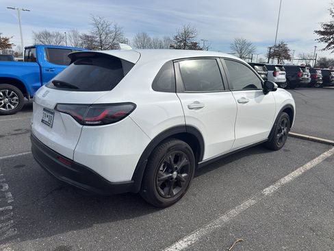 Used 2025 Honda HR-V LX image 4