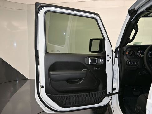 New 2026 Jeep Gladiator Mojave w/ Safety Group AWD/4WD image 10
