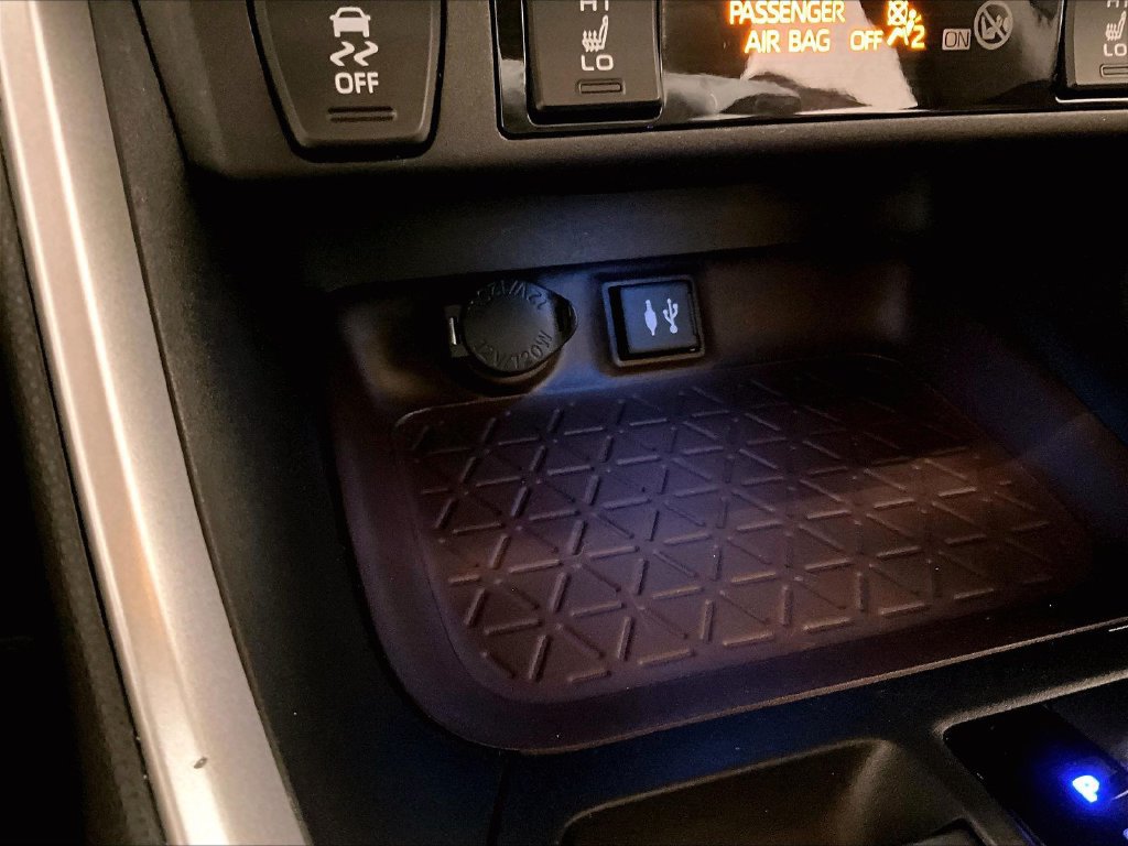 Used 2019 Toyota RAV4 Limited w/ All Weather Liner Package AWD/4WD image 15