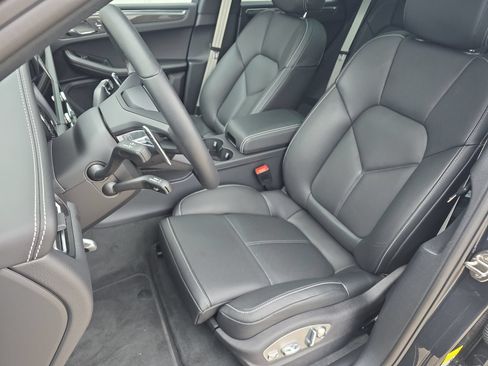 Certified 2026 Porsche Macan GTS AWD/4WD image 5