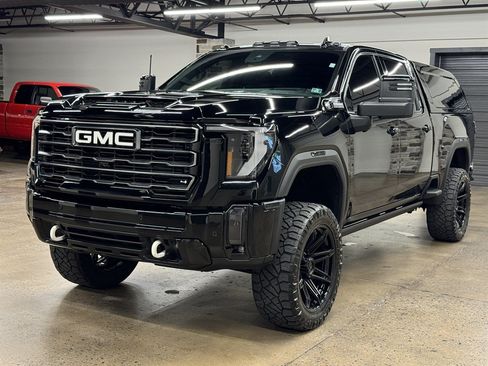 Used 2024 GMC Sierra 2500 AT4 w/ AT4 Premium Plus Package AWD/4WD image 3