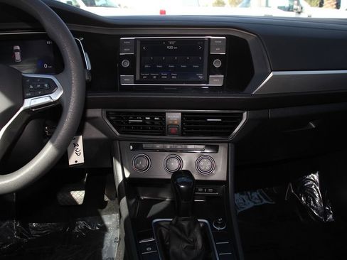 Used 2022 Volkswagen Jetta S FWD image 18