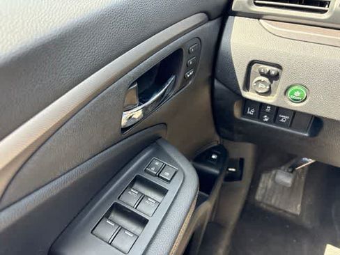 Used 2025 Honda Ridgeline RTL image 24