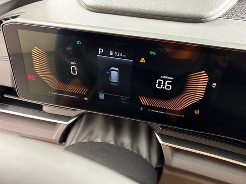 New 2026 Kia Carnival EX FWD image 32