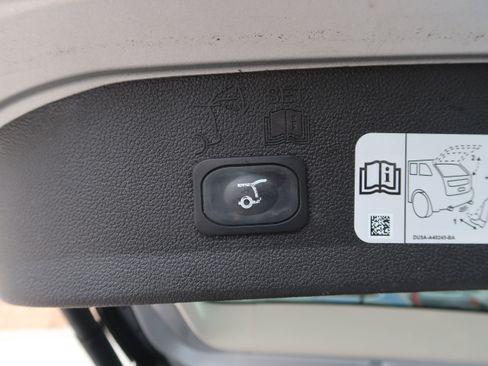 Used 2018 Ford Escape Titanium AWD/4WD image 41