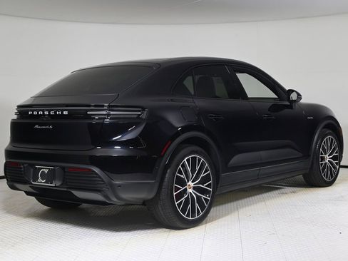 New 2025 Porsche Macan 4S Electric image 7