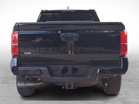 Used 2025 Toyota Tacoma TRD Sport AWD/4WD image 5
