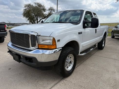 Used 2001 Ford F250 4x4 SuperCab Super Duty image 3