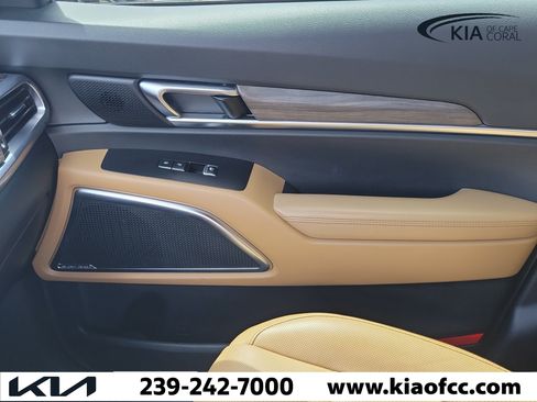 Certified 2022 Kia Telluride SX w/ Towing Package FWD image 30