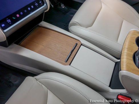 Used 2020 Tesla Model S Long Range Plus image 33