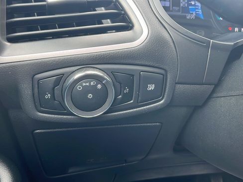 Used 2024 Ford Edge SE w/ Black Appearance Package AWD/4WD image 13