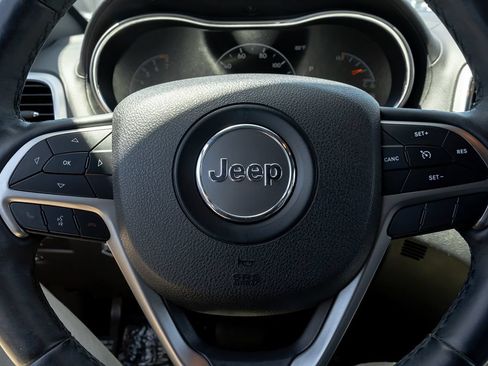 Used 2018 Jeep Grand Cherokee Limited AWD/4WD image 24
