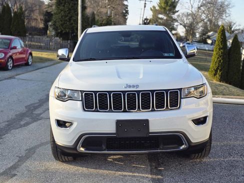 Used 2017 Jeep Grand Cherokee Limited image 10