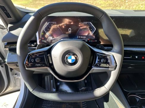Used 2026 BMW 530i xDrive AWD/4WD image 18
