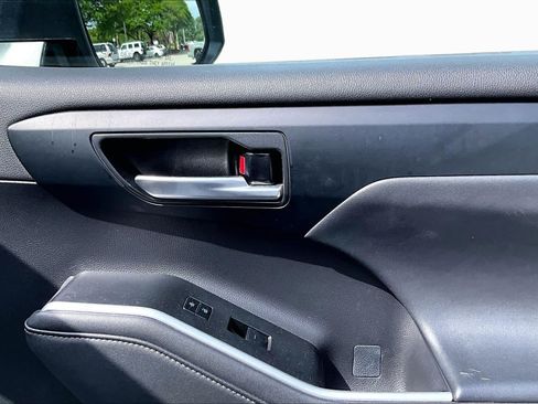 Used 2023 Toyota Highlander XLE FWD image 23