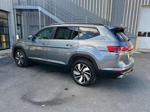 Used 2025 Volkswagen Atlas SE AWD/4WD image 5