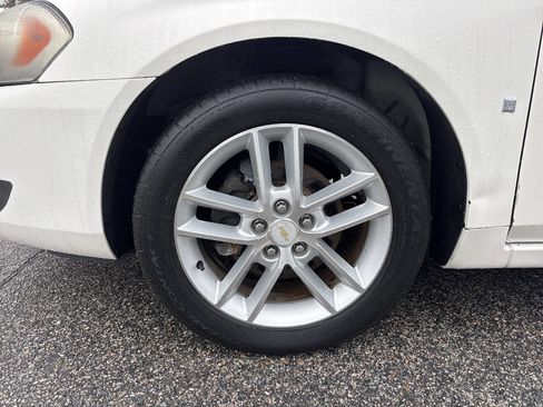 Used 2008 Chevrolet Impala LTZ image 5