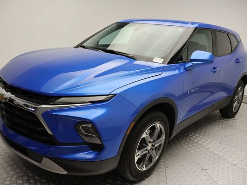 Used 2024 Chevrolet Blazer LT w/ Driver Confidence Package FWD image 2