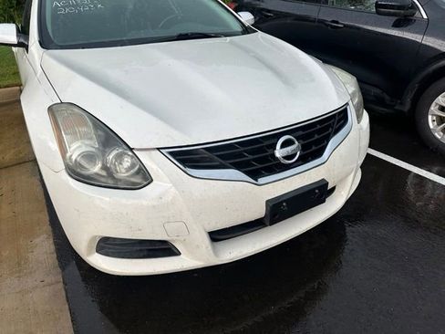 Used 2010 Nissan Altima 2.5 S w/ Convenience Pkg FWD image 4