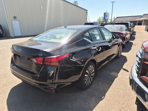 Used 2023 Nissan Altima 2.5 SV image 10