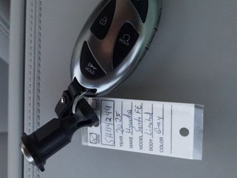 Used 2025 Hyundai Santa Fe Limited AWD/4WD image 33
