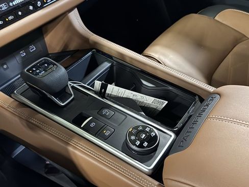 New 2025 Nissan Pathfinder Platinum image 46