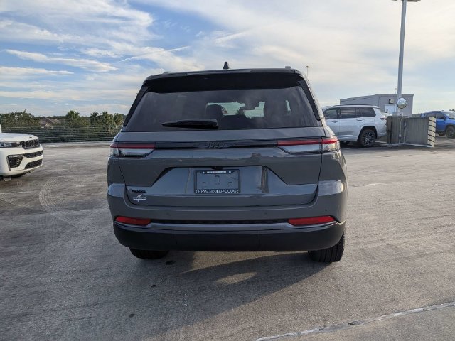 New 2027 Jeep Grand Cherokee Limited w/ Limited Altitude Package AWD/4WD image 5