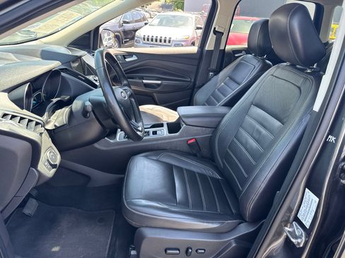 Used 2019 Ford Escape Titanium FWD image 9