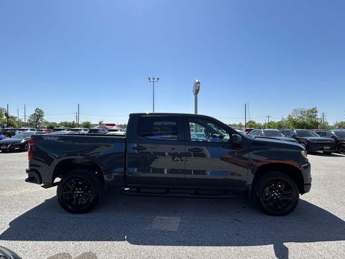 Used 2025 Chevrolet Silverado 1500 Custom Trail Boss w/ Turbomax Blackout Package image 4