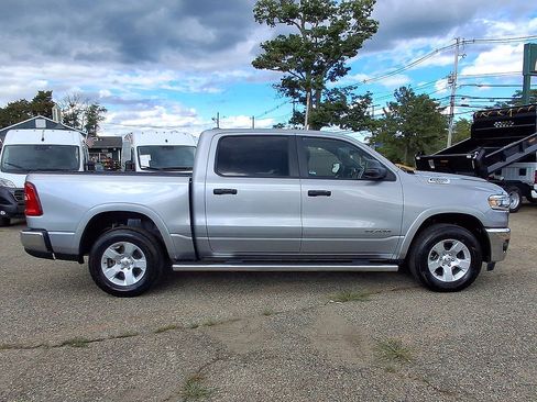 Certified 2025 RAM 1500 Big Horn AWD/4WD image 32