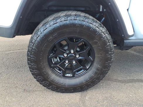 Certified 2022 Jeep Gladiator Sport AWD/4WD image 10