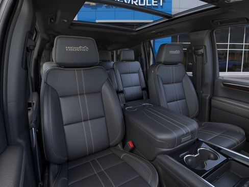 New 2026 Chevrolet Suburban High Country AWD/4WD image 40