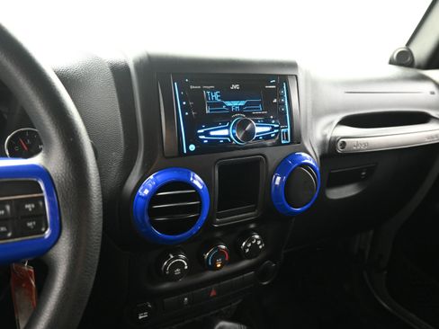 Used 2014 Jeep Wrangler Unlimited Sport w/ Max Tow Package AWD/4WD image 12