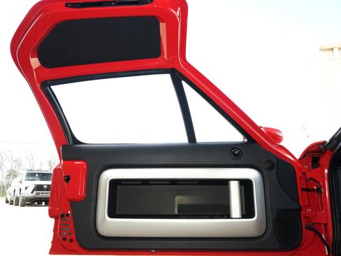 Used 2005 Ford GT image 21