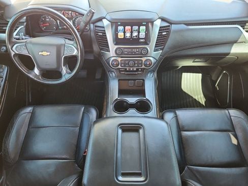 Used 2018 Chevrolet Suburban LT image 10