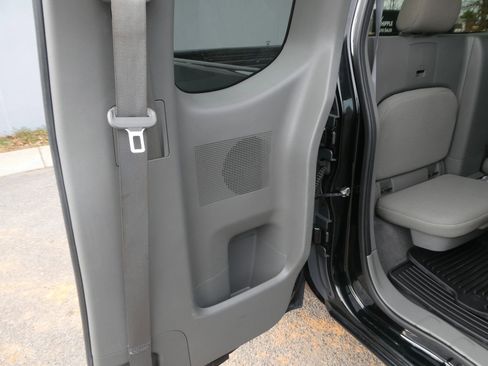 Used 2019 Nissan Frontier S image 24