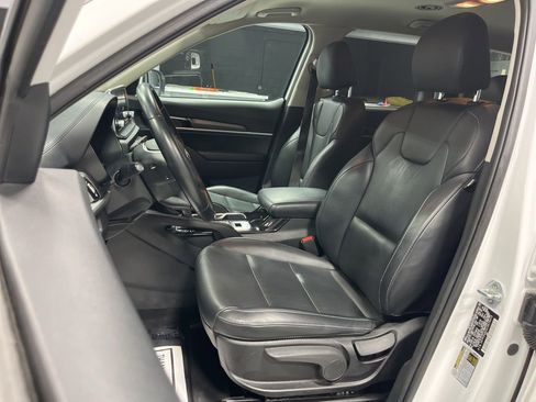 Used 2020 Kia Telluride LX FWD image 15
