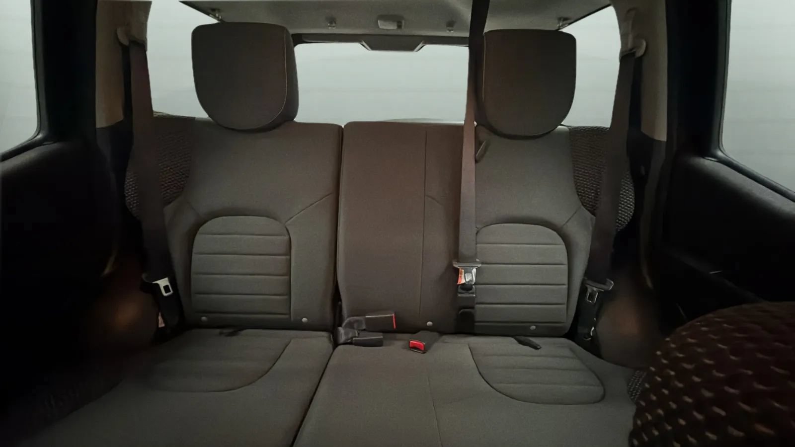 Used 2015 Nissan Xterra PRO-4X w/ Nevada Tow Package AWD/4WD image 18