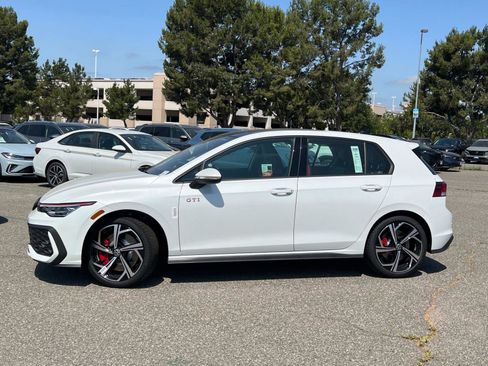 New 2025 Volkswagen GTI SE image 2