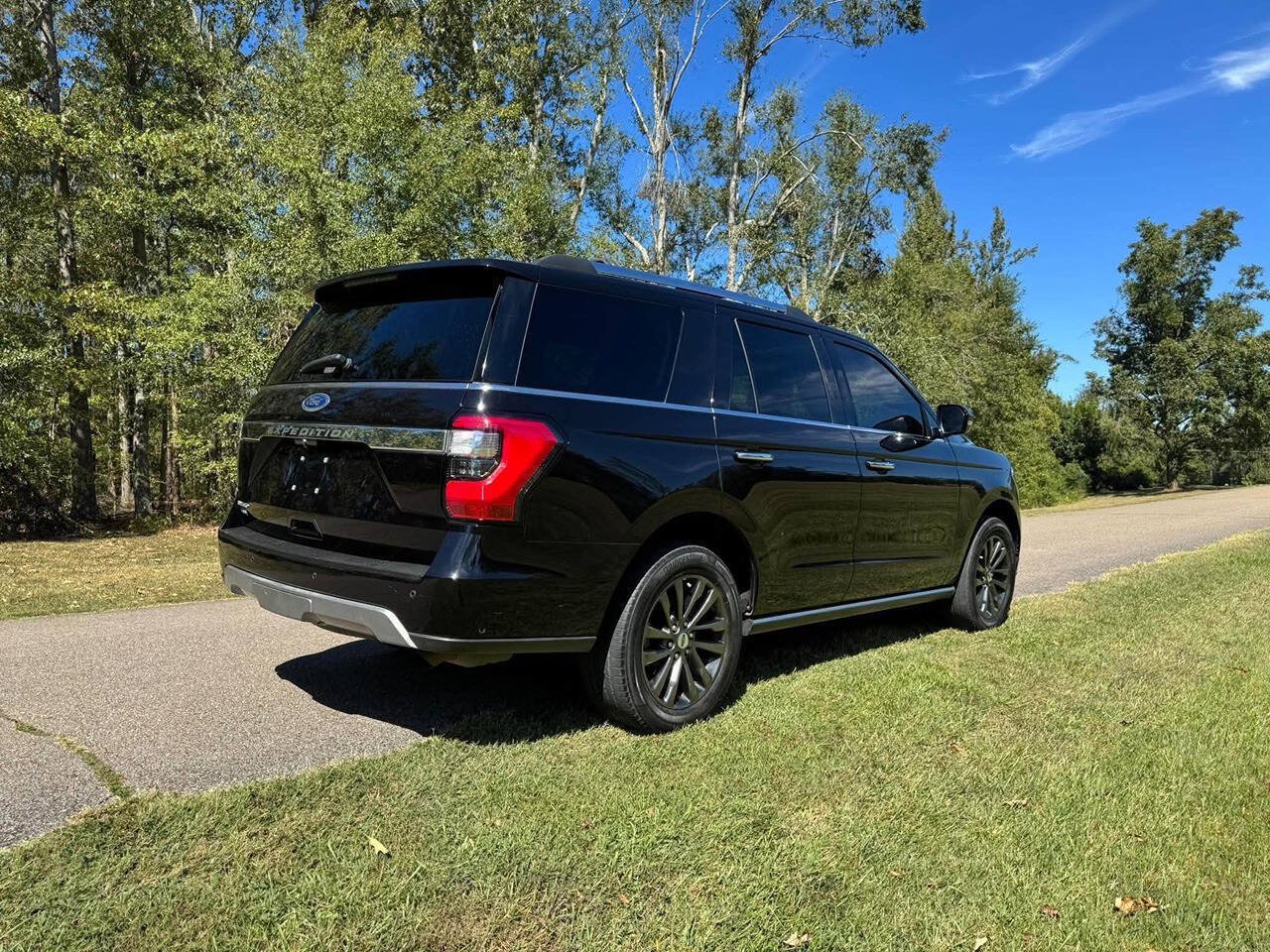 Used 2021 Ford Expedition Limited AWD/4WD image 5