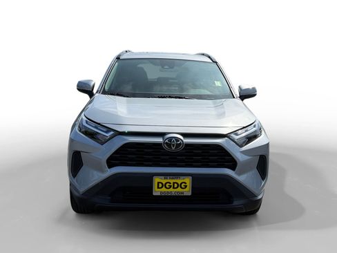 Used 2025 Toyota RAV4 XLE AWD/4WD image 8