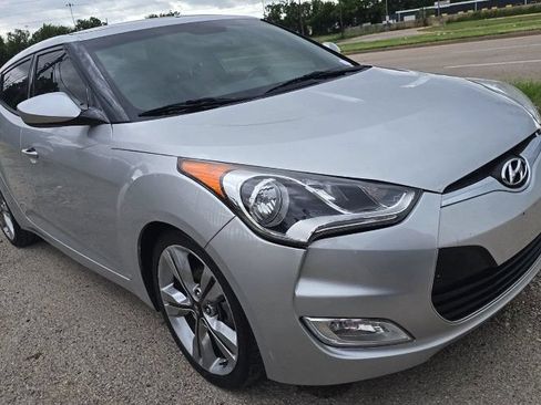 Used 2016 Hyundai Veloster w/ Option Group 02 FWD image 1