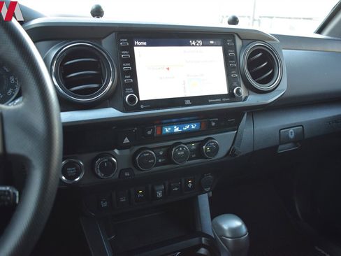 Used 2020 Toyota Tacoma TRD Off-Road w/ TRD Premium Off Road Package image 21