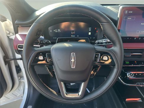 New 2026 Lincoln Corsair Reserve image 12