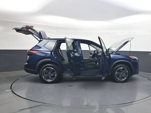 Used 2025 Nissan Rogue SV FWD image 49