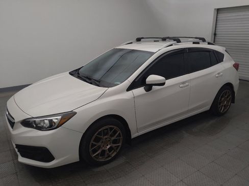 Used 2022 Subaru Impreza 2.0i Premium w/ Popular Package #3 AWD/4WD image 2