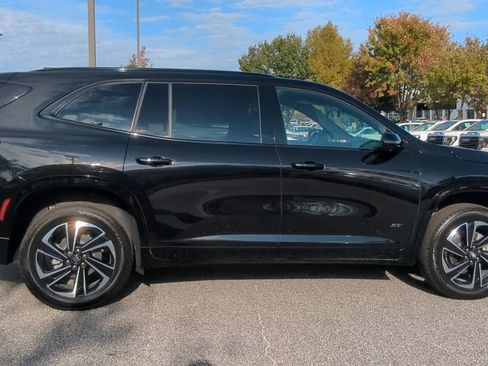 Used 2025 Buick Enclave Sport Touring w/ Super Cruise Package image 9