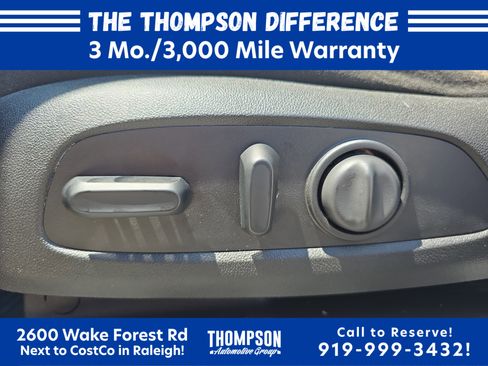Used 2018 Chevrolet Equinox LT FWD image 28