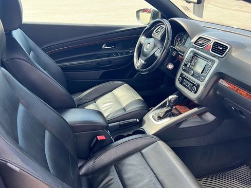 Used 2012 Volkswagen Eos Lux FWD image 5
